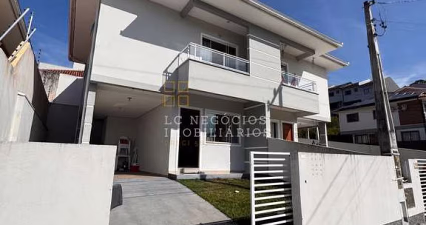 Sobrado à venda no bairro Potecas - São José/SC