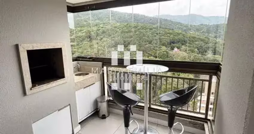 Apartamento à venda em florianópolis, itacorubi, com 1 suíte + lavabo 2 vagas de garagem