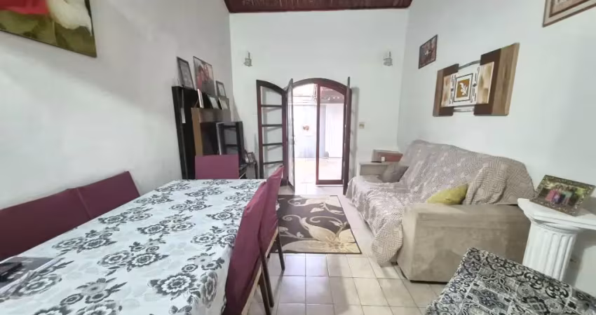 Lindo sobrado 2 quartos com 1 edicula e churrasqueira no canto do forte