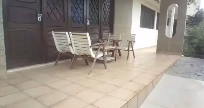 Casa com 4 dormitórios,  sala ampla, cozinha e 5 varandas - venda por r$ 2.000.000 ou aluguel por r$ 12.070/ano - bairro dos estados - joão pessoa/pb