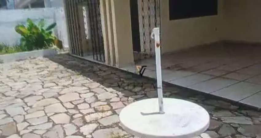 Casa com 4 dormitórios, sala 2 ambientes, cozinha e terraço à venda por r$ 500.000 - conjunto pedro gondim - joão pessoa/pb