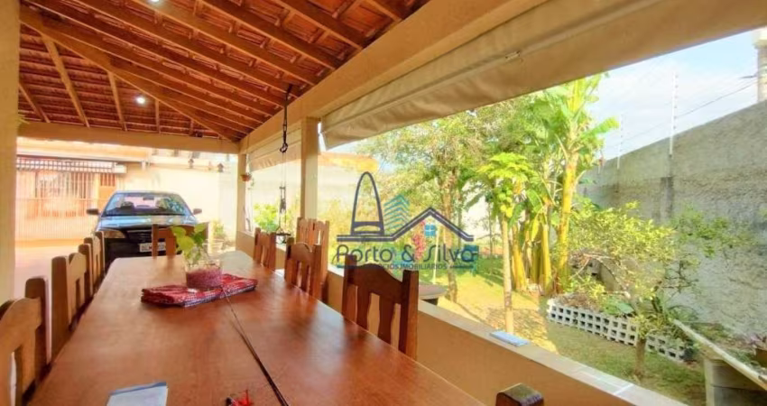 Casa com 3 dormitórios à venda por R$ 885.000,00 - Bosque dos Eucaliptos - São José dos Campos/SP