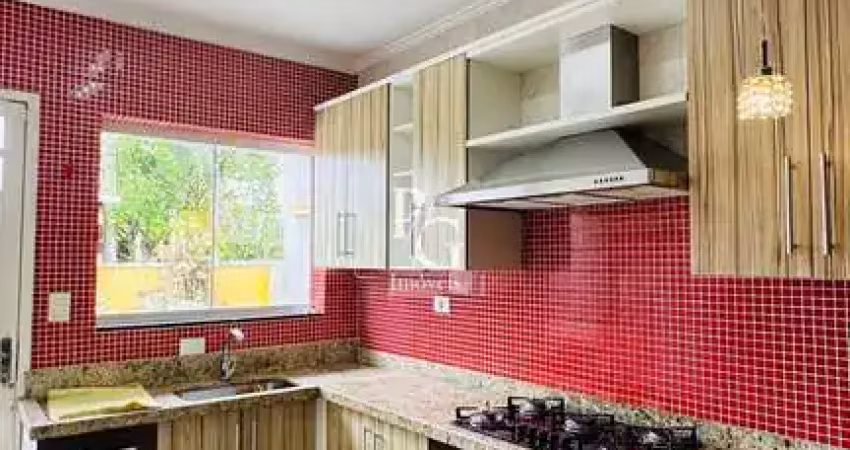Casa térrea com laje 79m + espaço gourmet nos fundos do imóvel de 50m - 2 quartos sendo 1 suíte + closet e vaga de garagem coberta