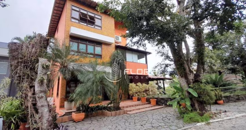 Casa com 3 dormitórios à venda, 508 m² por R$ 3.000.000,00 - Piratininga - Niterói/RJ