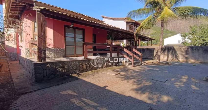 Casa com 3 dormitórios à venda, 250 m² por R$ 900.000,00 - Itaipu - Niterói/RJ