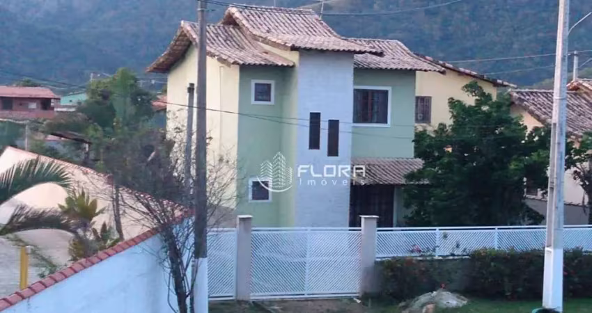Casa duplex com 2 dormitórios à venda, 103 m² por R$ 500.000 - São José do Imbassaí - Maricá/RJ