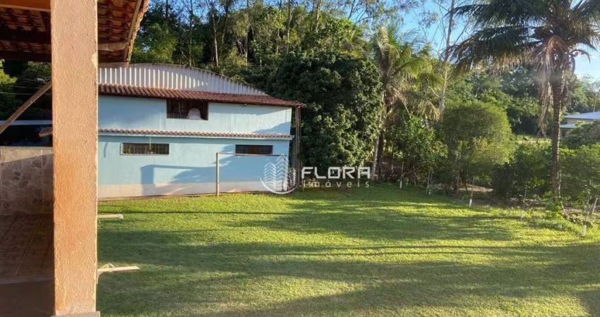 Sítio com 3 dormitórios à venda, 2800 m² por R$ 550.000,00 - Duques - Tanguá/RJ