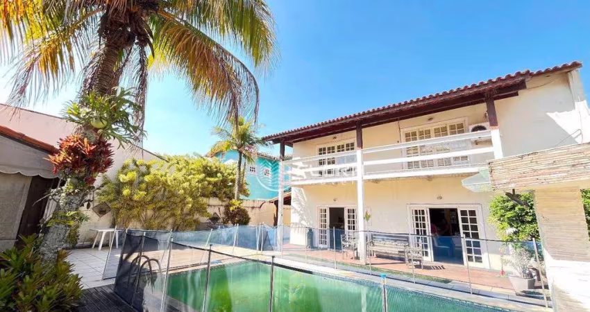Casa com 4 dormitórios à venda, 423 m² por R$ 2.500.000,00 - Camboinhas - Niterói/RJ