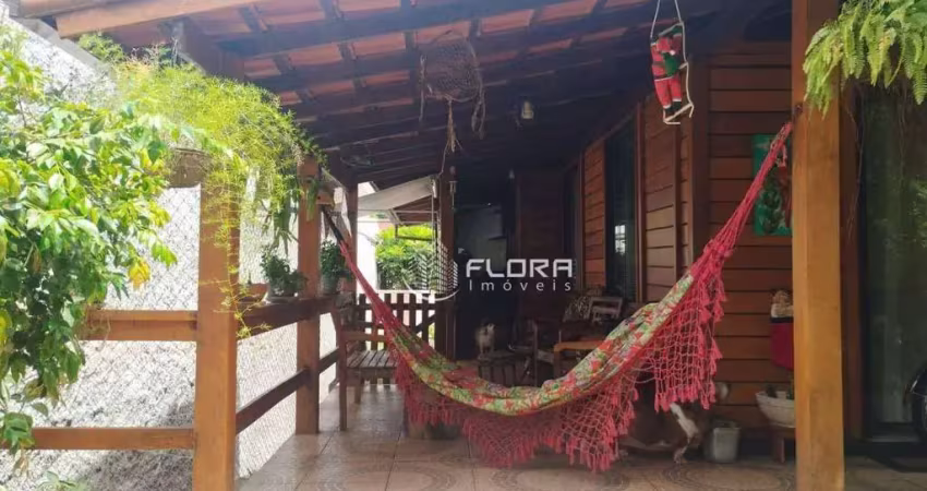 Casa com 3 dormitórios à venda, 120 m² por r$ 999.000,00 - mata paca - niterói/rj