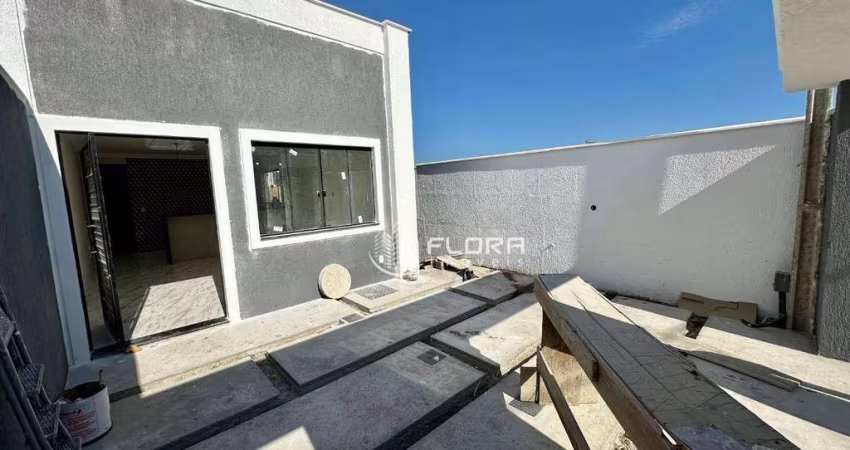 CASA Á DUAS QUADRA DA PRAIA DE ITAIPUAÇU