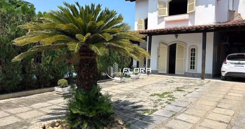 Casa com 4 dormitórios à venda, 213 m² por R$ 950.000 - Itaipu - Niterói/RJ