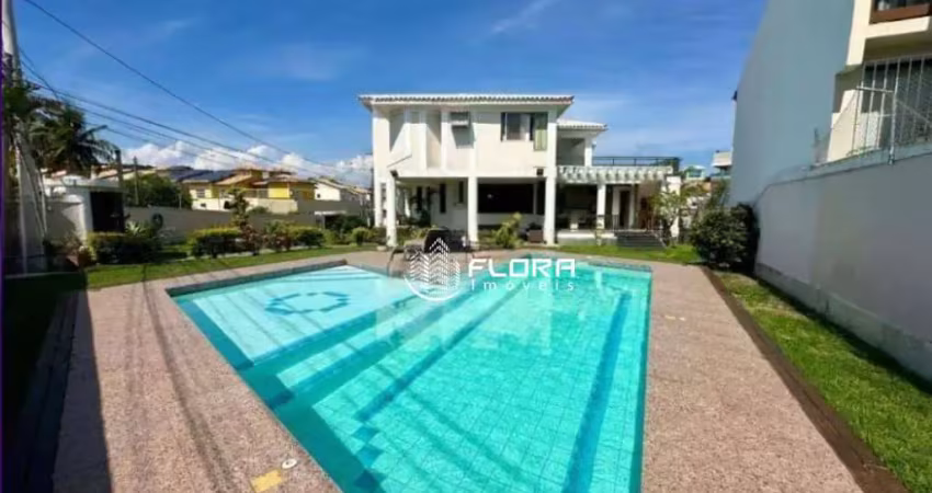 Casa com 5 dormitórios à venda, 484 m² por R$ 3.700.000,00 - Camboinhas - Niterói/RJ