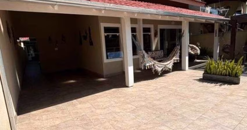 Casa com 3 dormitórios à venda, 170 m² por R$ 1.800.000,00 - Perequê - Porto Belo/SC