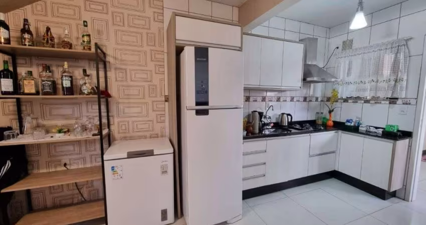 Sobrado com 2 dormitórios à venda, 104 m² por R$ 520.000,00 - Meia Praia - Navegantes/SC