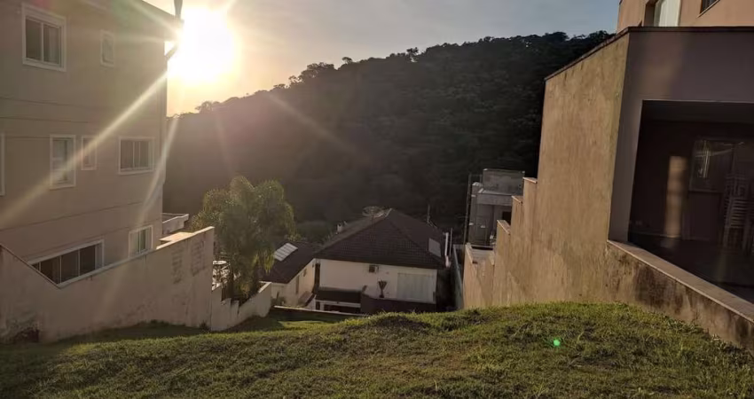 Lote para Venda em Santana de Parnaíba, Alphaville