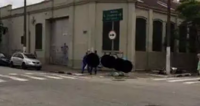 Barracão / Galpão / Depósito à venda na Rua Mem de Sá, Mooca, São Paulo