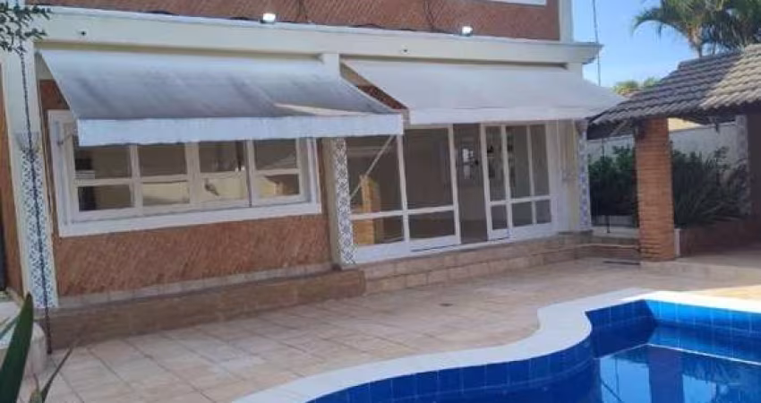 Casa em Condomínio para Locação em Santana de Parnaíba, Alphaville, 4 dormitórios, 2 suítes, 3 banheiros, 2 vagas