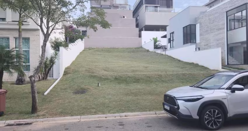Terreno em Condomínio para Venda em Santana de Parnaíba, Alphaville