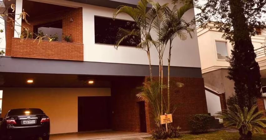 Casa em Condomínio para Locação em Santana de Parnaíba, Alphaville, 4 dormitórios, 2 suítes, 3 banheiros, 6 vagas