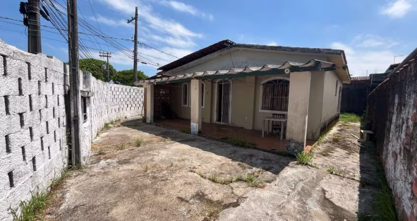 Casa lado praia no bairro Jardim Regina em Itanhaém-SP