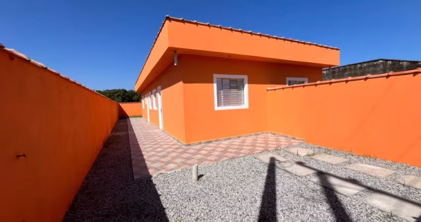 Casa lado praia no Jardim Grandesp, em Itanhaem-SP