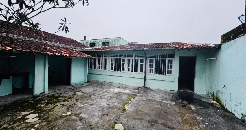 Casa no bairro Savoy em Itanhaem-SP