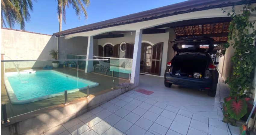 Casa lado praia no Jardim das Palmeiras em Itanhaém-SP