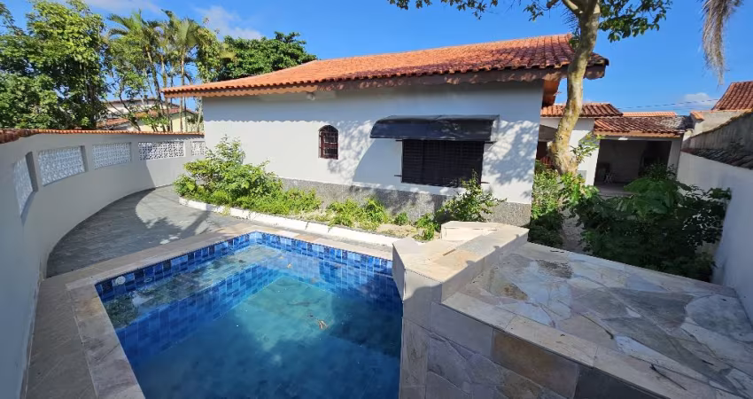 Casa lado praia no Balneario Itaguai em Mongaguá-SP