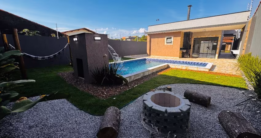 Casa lado praia  no Jardim Regina, em Itanhaém-SP