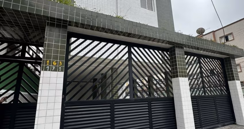 Apartamento no bairro Guilhermina em Praia Grande-SP