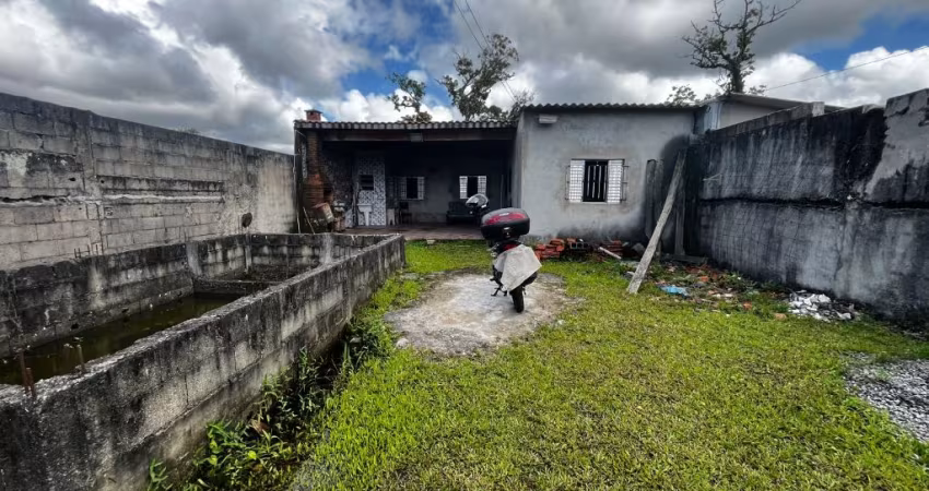 Casa no Jardim Coronel em Itanhaém,