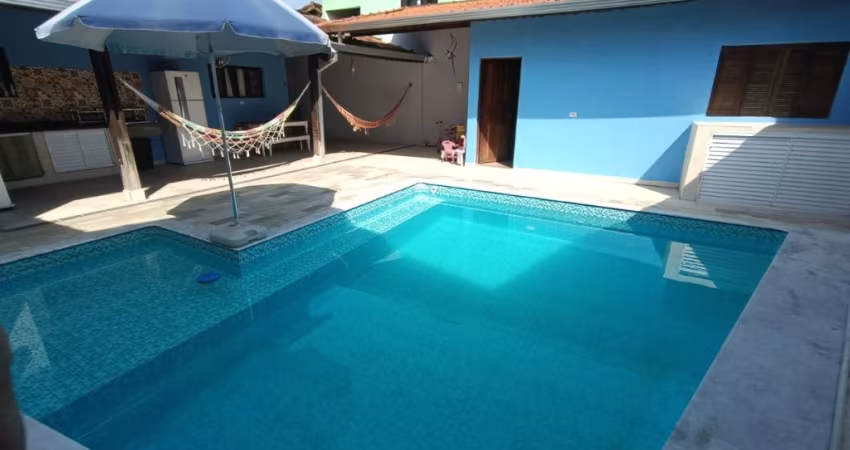 Casa no Jardim das Palmeiras em Itanhaém