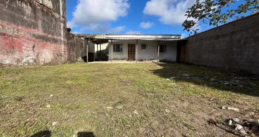 Casa para Venda no bairro America, localizado na cidade de Itanhaém / SP.