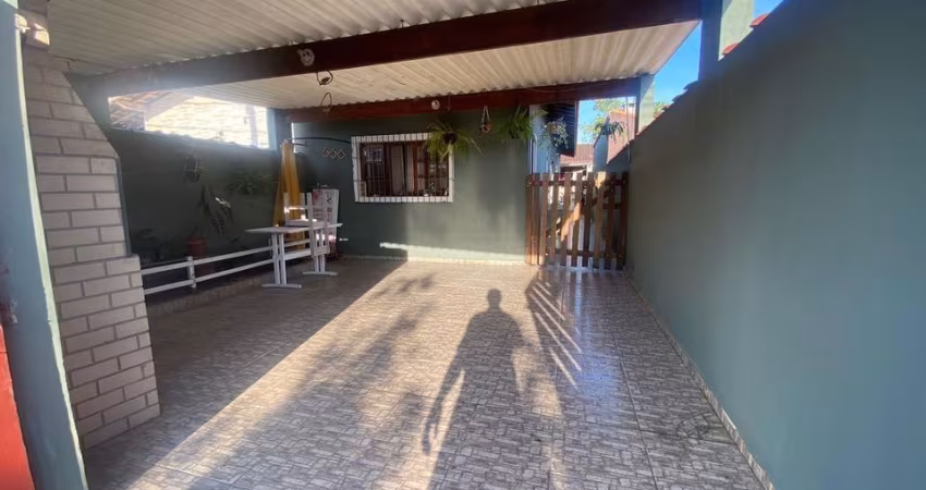 Casa no bairro Sabaúna em Itanhaém,