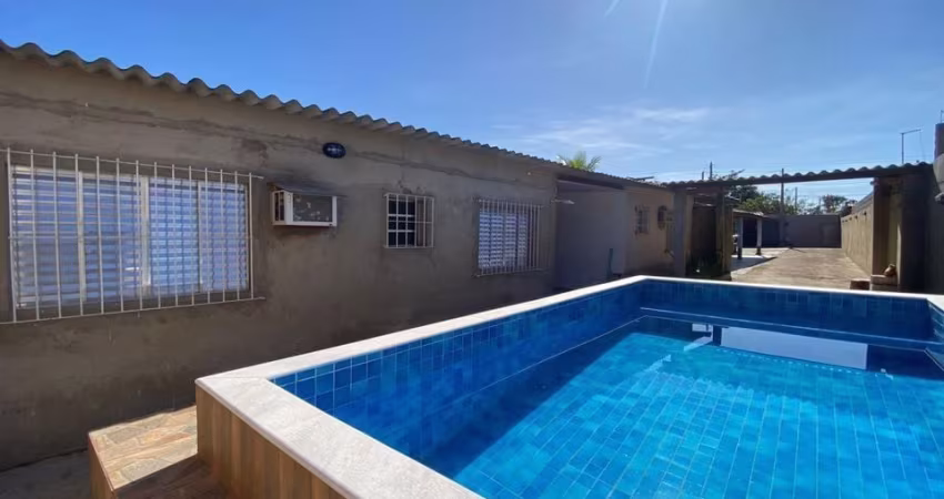 Casa para Venda no bairro Umuarama, localizado na cidade de Itanhaém / SP.