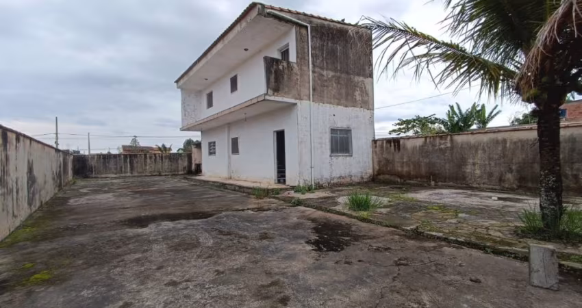 Casa no Jardim das Palmeiras em Itanhaém