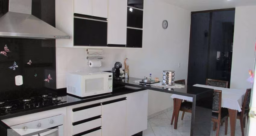 Sobrado com 3 dormitórios à venda, 124 m² por R$ 670.000,00 - Itaquera - São Paulo/SP