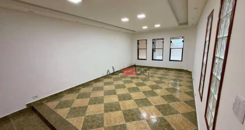 Lindo sobrado com 2 suítes e 2 vagas cobertas no parque do carmo