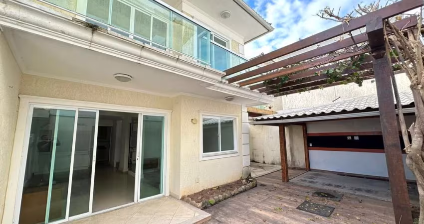 Casa em Condomínio para Venda em Cabo Frio, Portinho, 3 dormitórios, 3 suítes, 4 banheiros, 2 vagas