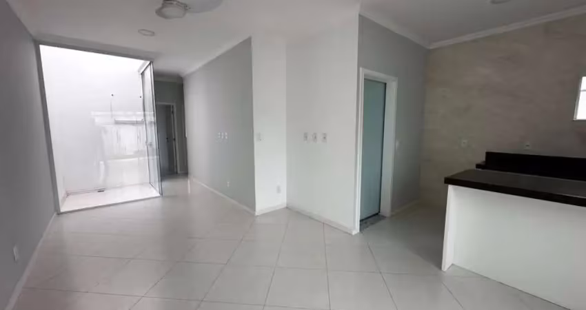 Apartamento para Venda em Cabo Frio, VILA DO PERO, 3 dormitórios, 1 suíte, 2 banheiros, 2 vagas