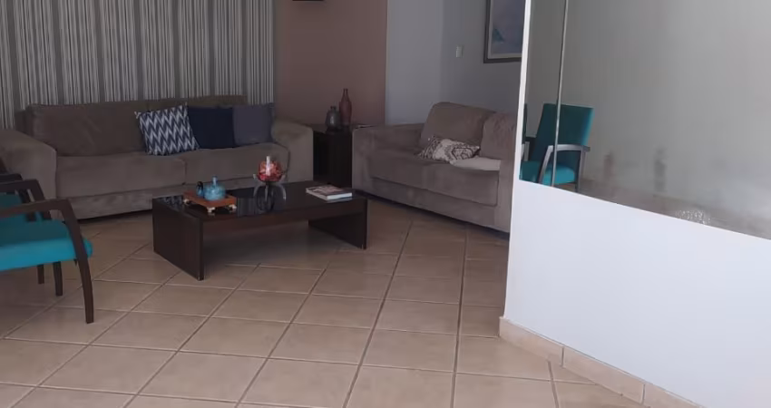 Apartamento Amplo com 5 Quartos no Condomínio Paul