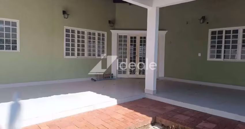 Casa com 3 quartos para alugar na Rua Treze, Boa Esperança, Cuiabá