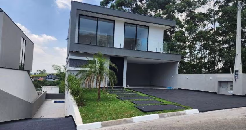 CASA DE CONDOMÍNIO FECHADO COM 4 DORMITÓRIOS Á VENDA NO ARUJÁ DIRETO COM O PROPRIETÁRIO