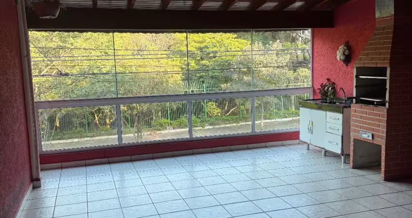 Sobrado amplo e confortável em osasco, bairro cidade das flores