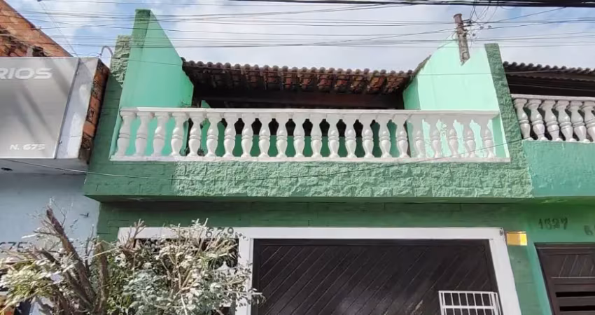 Lindo sobrado com 2 dormitórios e vaga para 4 carros!