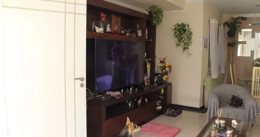 Casa à venda com 170m² 4 quartos 3 vagas e quintal na saúde