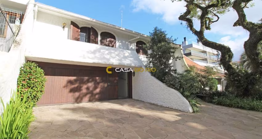 Casa com 3 quartos à venda na Rua Padre João Batista Reus, 257, Vila Conceição, Porto Alegre