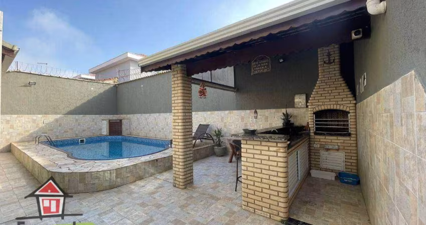 Casa isolada uma quadra da praira com 4 dormitórios sendo 3 suítes à venda, 223 m² por R$ 1.250.000 - Balneário Flórida - Praia Grande/SP