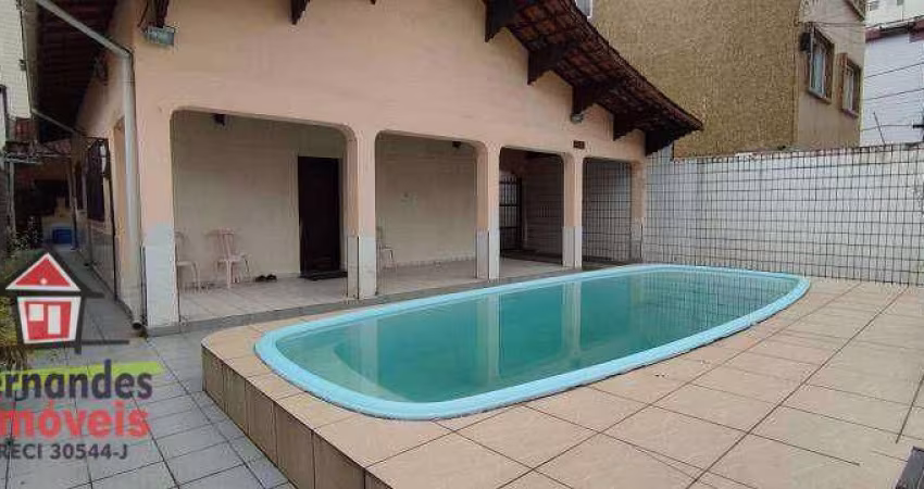 Casa isolada com piscina  4 quartos à venda, 182 m² por R$ 2.160.000  - Canto do Forte - Praia Grande/SP