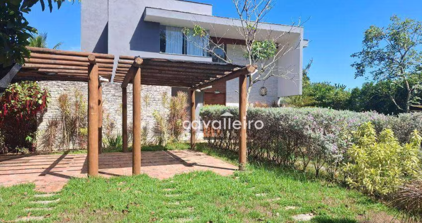 MARAVILHOSA CASA NO COND. PEDRA VERDE – 4 SUÍTES, PISCINA, ÁREA GOURMET E PAISAGISMO EXUBERANTE!